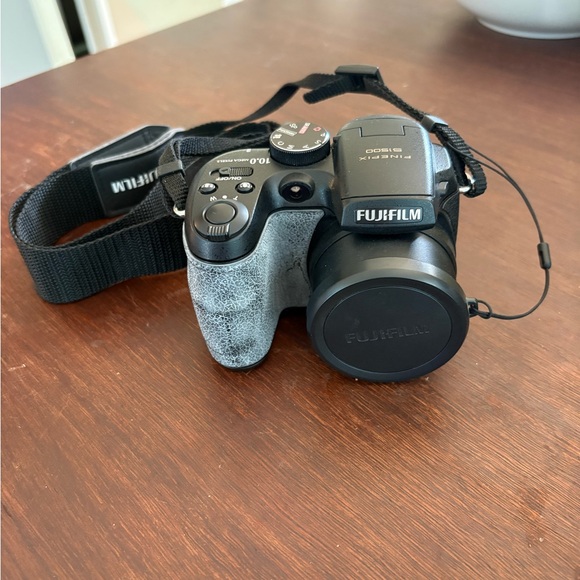 Fujifilm Other - Fujifilm FinePix S1500 10.0MP 12x Zoom Bridge Digital Camera Black Tested